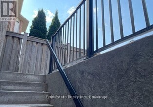 162 Valleyway Dr in Brampton, ON - Building Photo - Building Photo