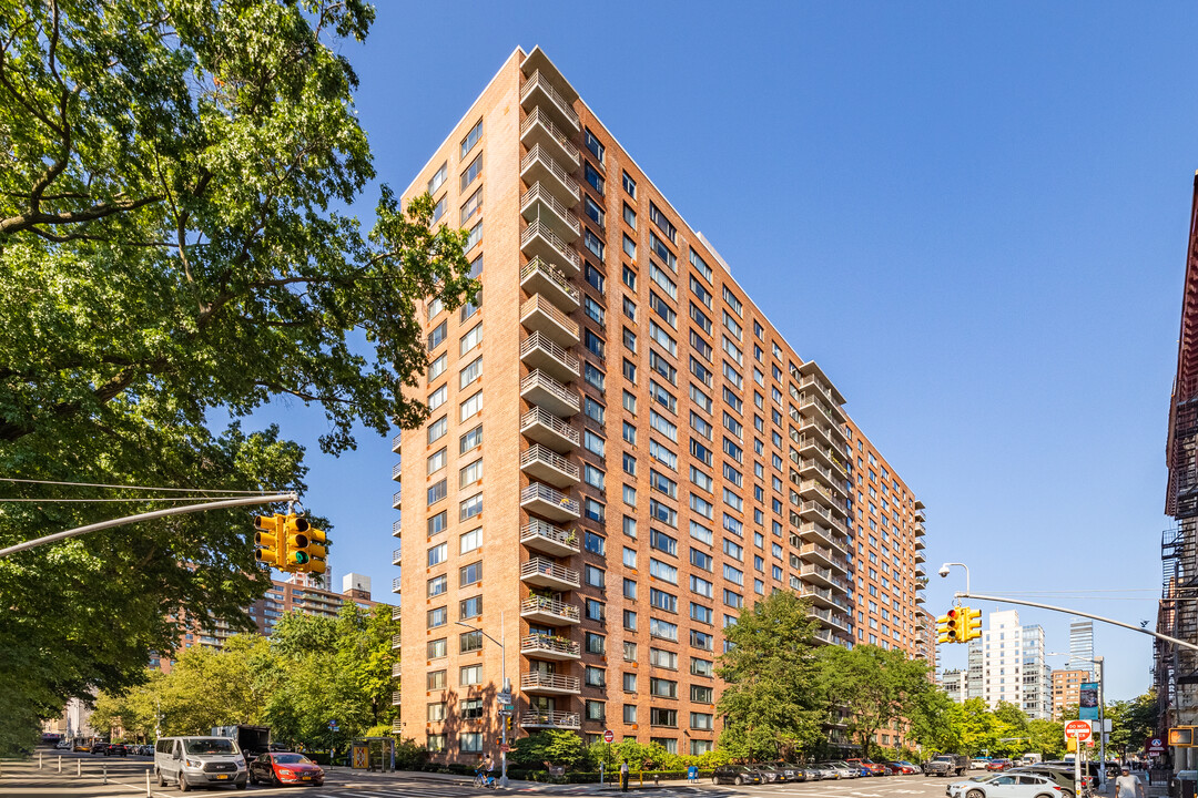 Central Park West in New York, NY - Building Photo