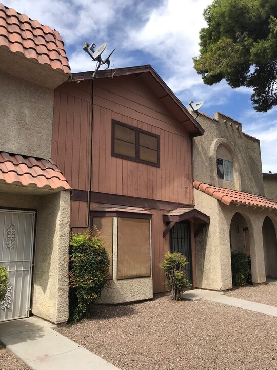 867 Flagstone Way in Las Vegas, NV - Foto de edificio