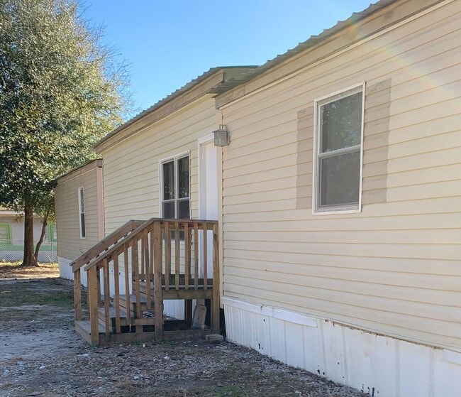 property at 116 Courtillians Rd