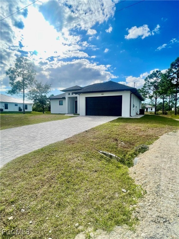 803 Wagner Ave in Lehigh Acres, FL - Building Photo - Building Photo