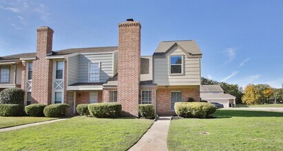 1547 Airline Dr in Katy, TX - Building Photo - Building Photo