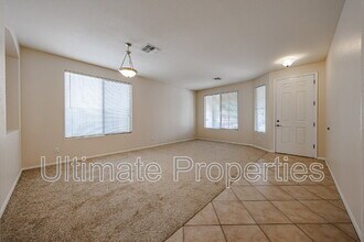 14443 W Hearn Rd in Surprise, AZ - Building Photo - Building Photo