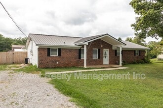 2821 Vicksburg Ln in Strawberry Plains, TN - Building Photo - Building Photo