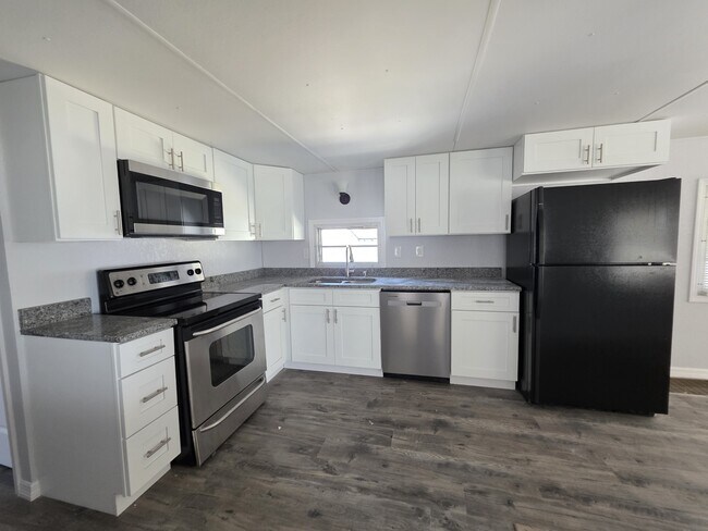 2023 Kepner Dr in Holiday, FL - Building Photo - Building Photo