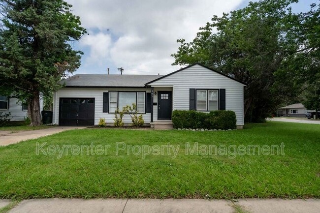property at 101 W 7th St