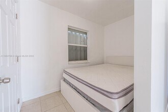 528 SW 21st Ave-Unit -A in Miami, FL - Building Photo - Building Photo