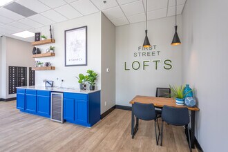 First Street Lofts in Downtown Bismarck in Bismarck, ND - Foto de edificio - Lobby