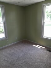 100 Broadway St, Unit 100 1/2 Broadway in Shelby, OH - Foto de edificio - Building Photo