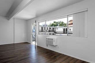 hon272 in La Crescenta, CA - Foto de edificio - Building Photo