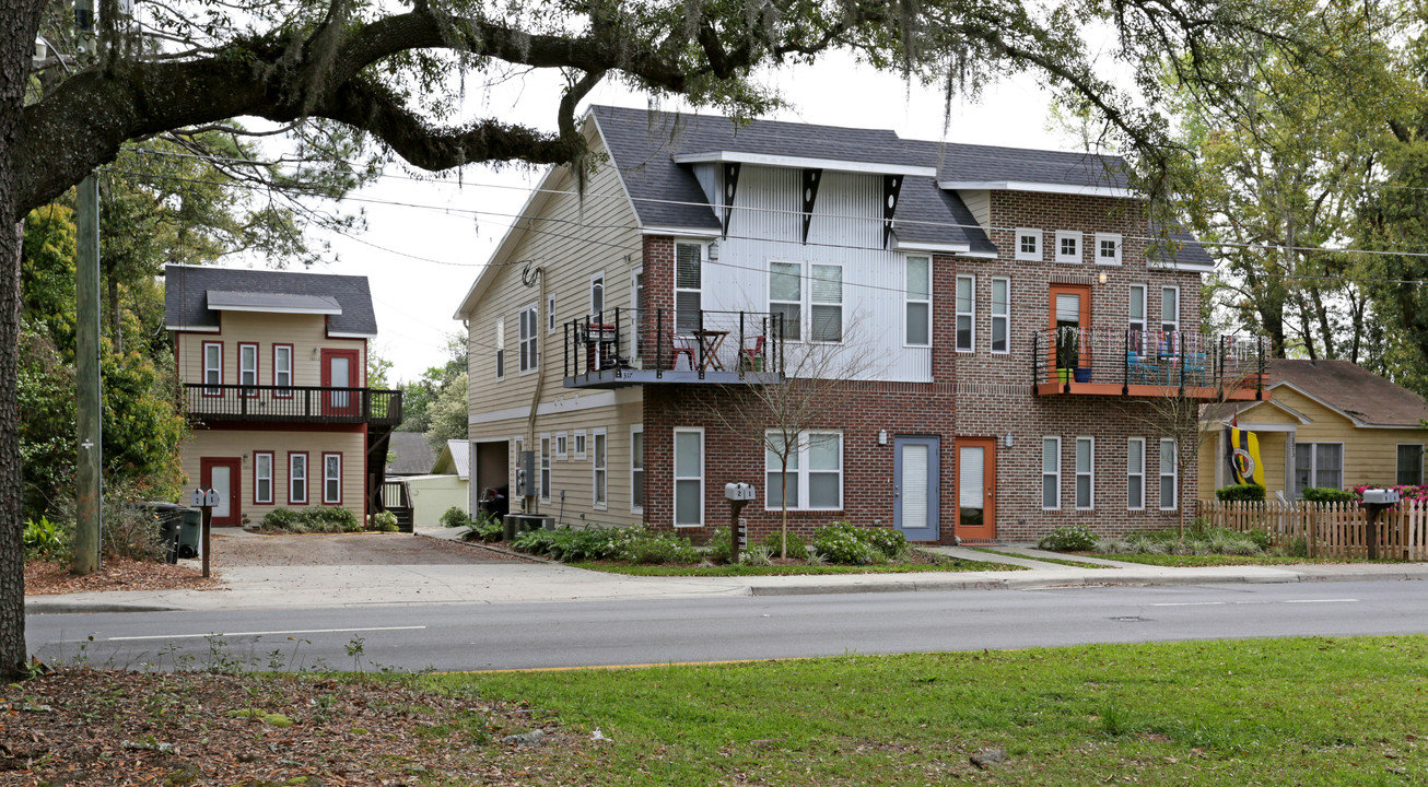 1317-1321 N Duval St in Tallahassee, FL - Foto de edificio