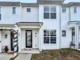 203 Jeffries Wy in Lebanon, TN - Building Photo