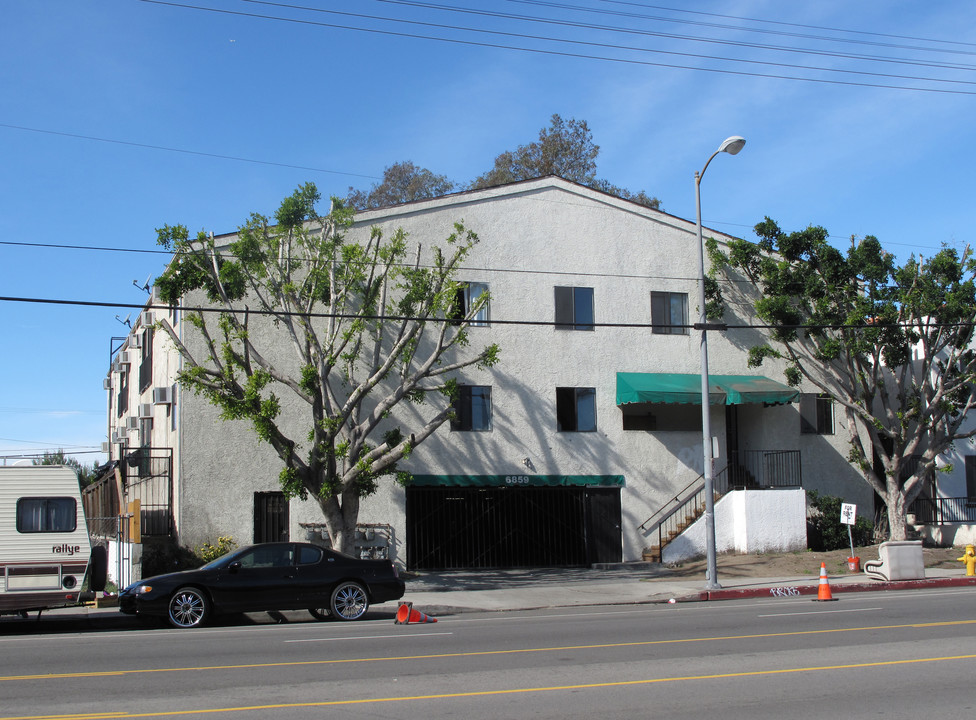 6859 Laurel Canyon Blvd in North Hollywood, CA - Building Photo