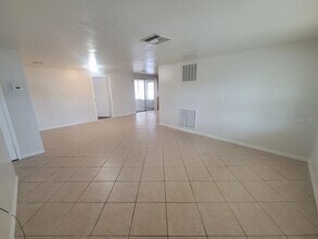 3413 Atlantis Dr in Holiday, FL - Foto de edificio - Building Photo