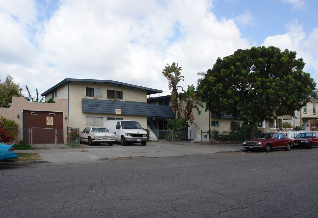 622-642 B Ave in National City, CA - Foto de edificio