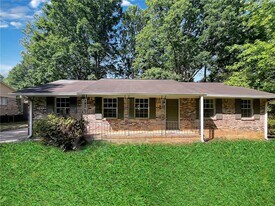 1423 Hatchcover Cir in Jonesboro, GA - Building Photo