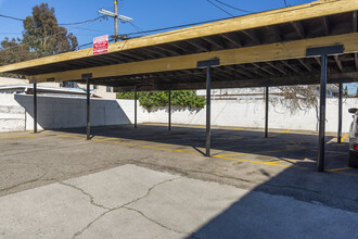 6416 S Victoria Ave, Unit 5 in Los Angeles, CA - Building Photo - Building Photo