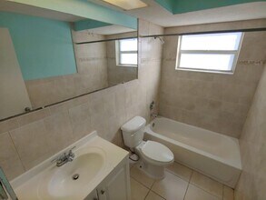 3034 Roxbury Dr in Holiday, FL - Building Photo - Building Photo