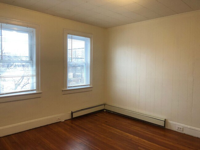529 S Olden Ave, Unit Apt 2 in Trenton, NJ - Building Photo - Building Photo