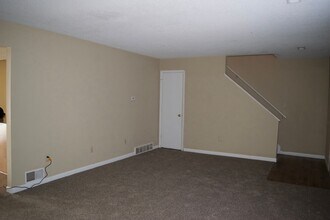 4812 E Schooner Rd in Columbia, MO - Building Photo - Building Photo