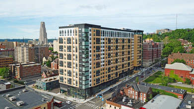 One On Centre in Pittsburgh, PA - Foto de edificio - Building Photo