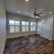 6305 Lake Pointe Wy in Sweet Home, OR - Building Photo - Building Photo