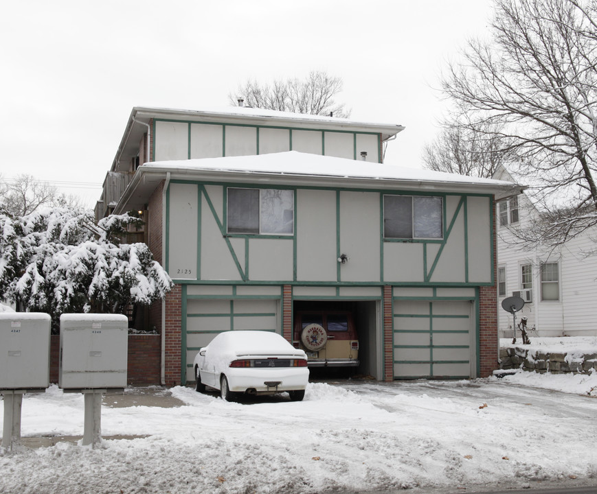 2125 A St in Lincoln, NE - Foto de edificio