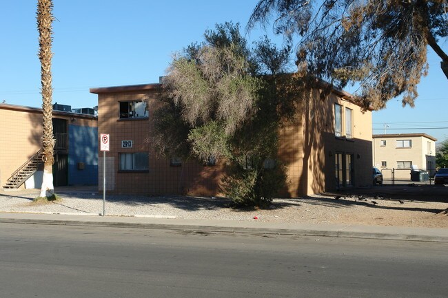 2913 Elm Ave in Las Vegas, NV - Building Photo - Building Photo