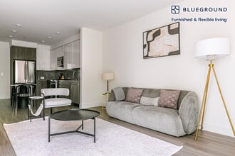 2280 W El Camino Real in Mountain View, CA - Foto de edificio - Building Photo