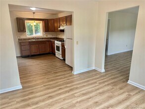 2332 NY-300 in Wallkill, NY - Building Photo - Building Photo