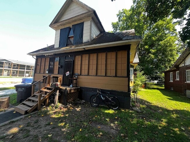 property at 809 Grant St