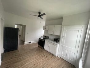 1790 Strongs Ave, Unit 1790 in Stevens Point, WI - Building Photo - Building Photo