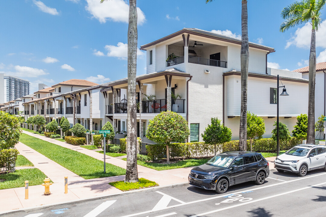 Urbana Condos and Townhomes in Doral, FL - Building Photo