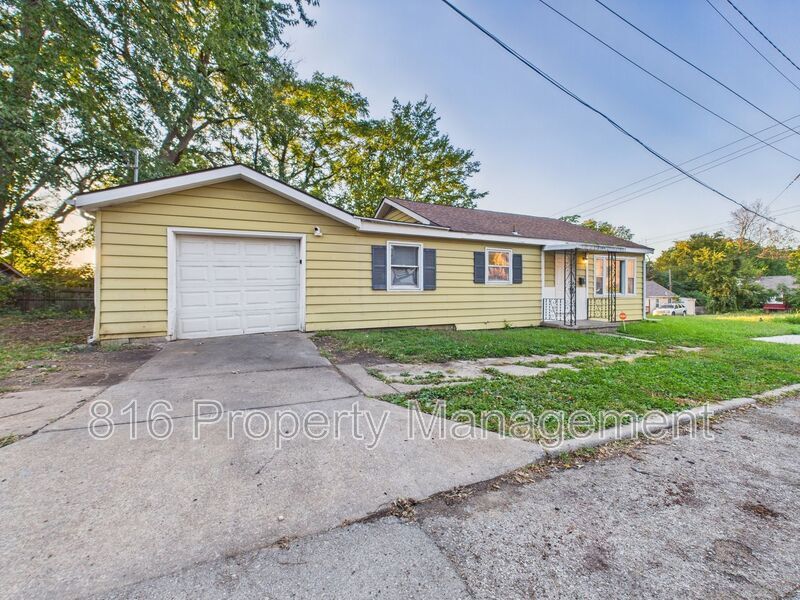 2700 Oakley Ave in Kansas City, MO - Building Photo