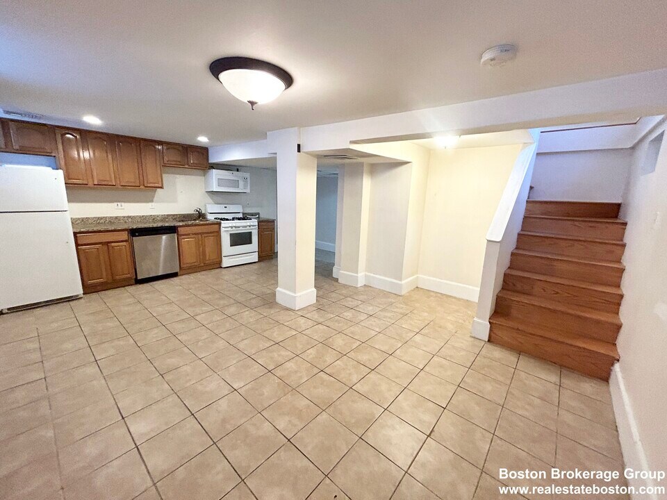 1568 Tremont St in Boston, MA - Building Photo