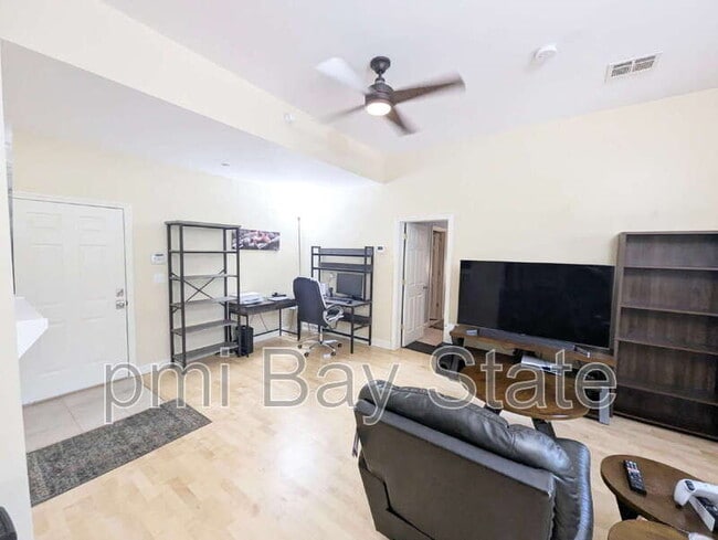 27 St James Ave