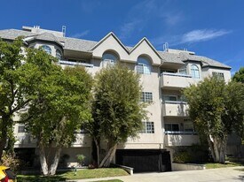 14415 Benefit St, Unit 102 in Sherman Oaks, CA - Building Photo
