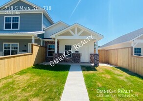 718 S Main St in McGregor, TX - Building Photo