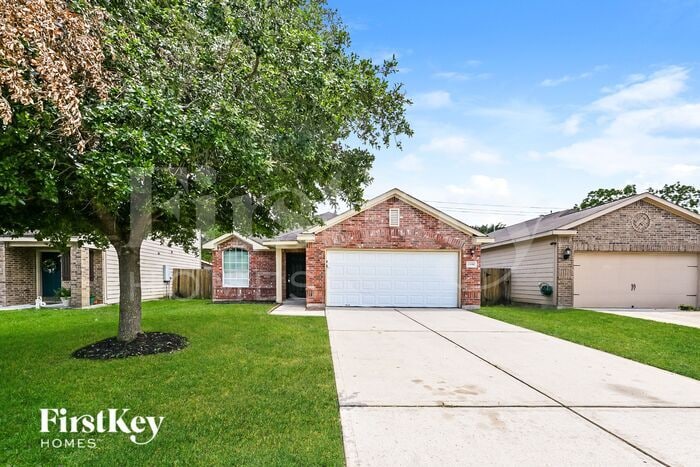 13350 Pine Tree Forest Trail in Houston, TX - Building Photo