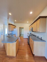392 Oahu St in Richland, WA - Building Photo - Building Photo