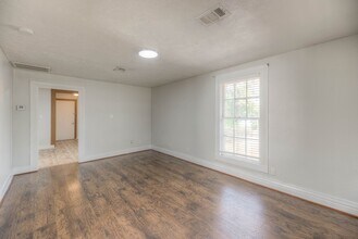 204 S Pitzer St in Colmesneil, TX - Building Photo - Building Photo