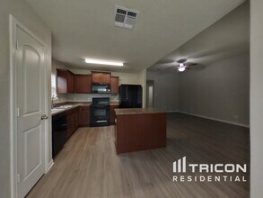 6211 Still Meadow in San Antonio, TX - Building Photo - Building Photo