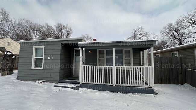 property at 1732 N Poplar Ave