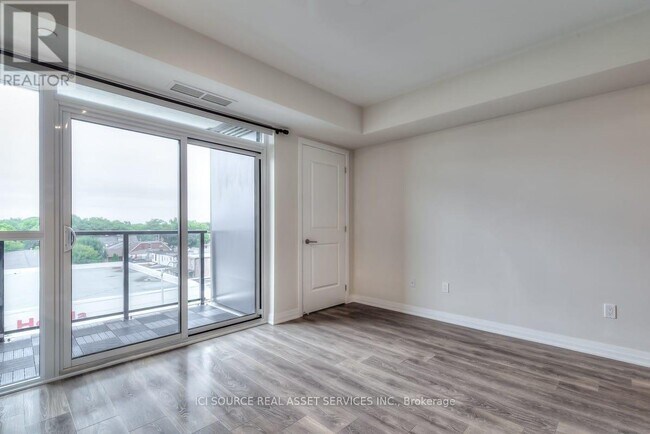 2301 Danforth Ave in Toronto, ON - Building Photo - Building Photo