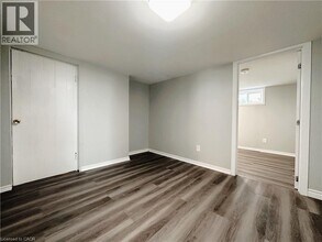 39 Maywood Rd in Kitchener, ON - Building Photo - Building Photo