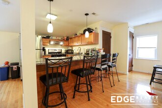 17 Bentley St, Unit 2 in Boston, MA - Building Photo - Building Photo