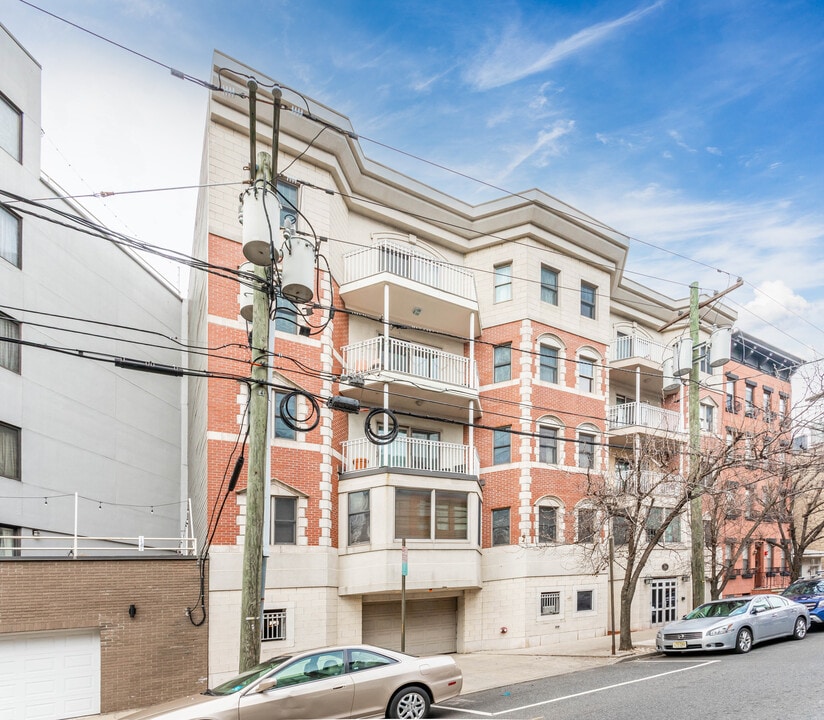 The William in Hoboken, NJ - Building Photo