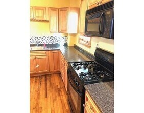 67 Prospect St, Unit 2 in Somerville, MA - Building Photo - Building Photo