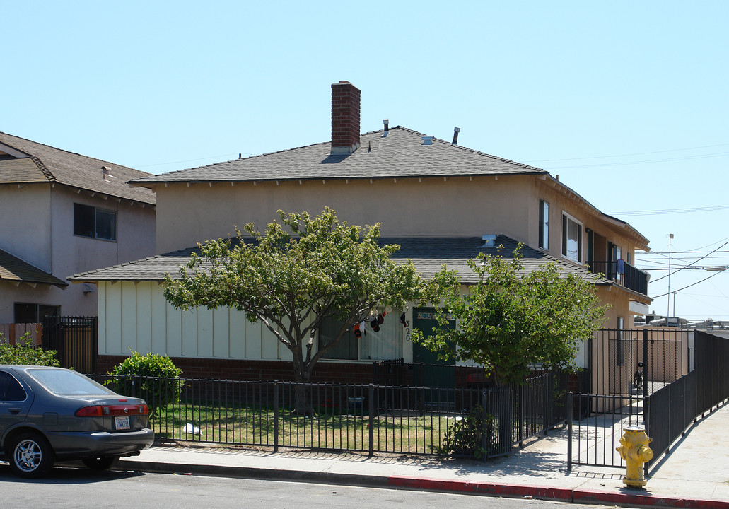 320 Cuesta Del Mar Dr in Oxnard, CA - Foto de edificio