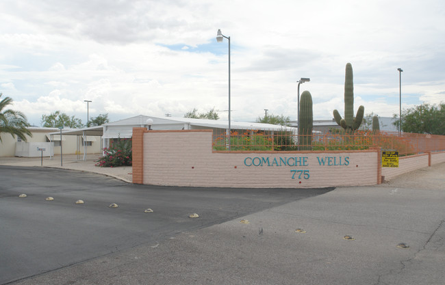 775 W Roger Rd in Tucson, AZ - Building Photo - Building Photo